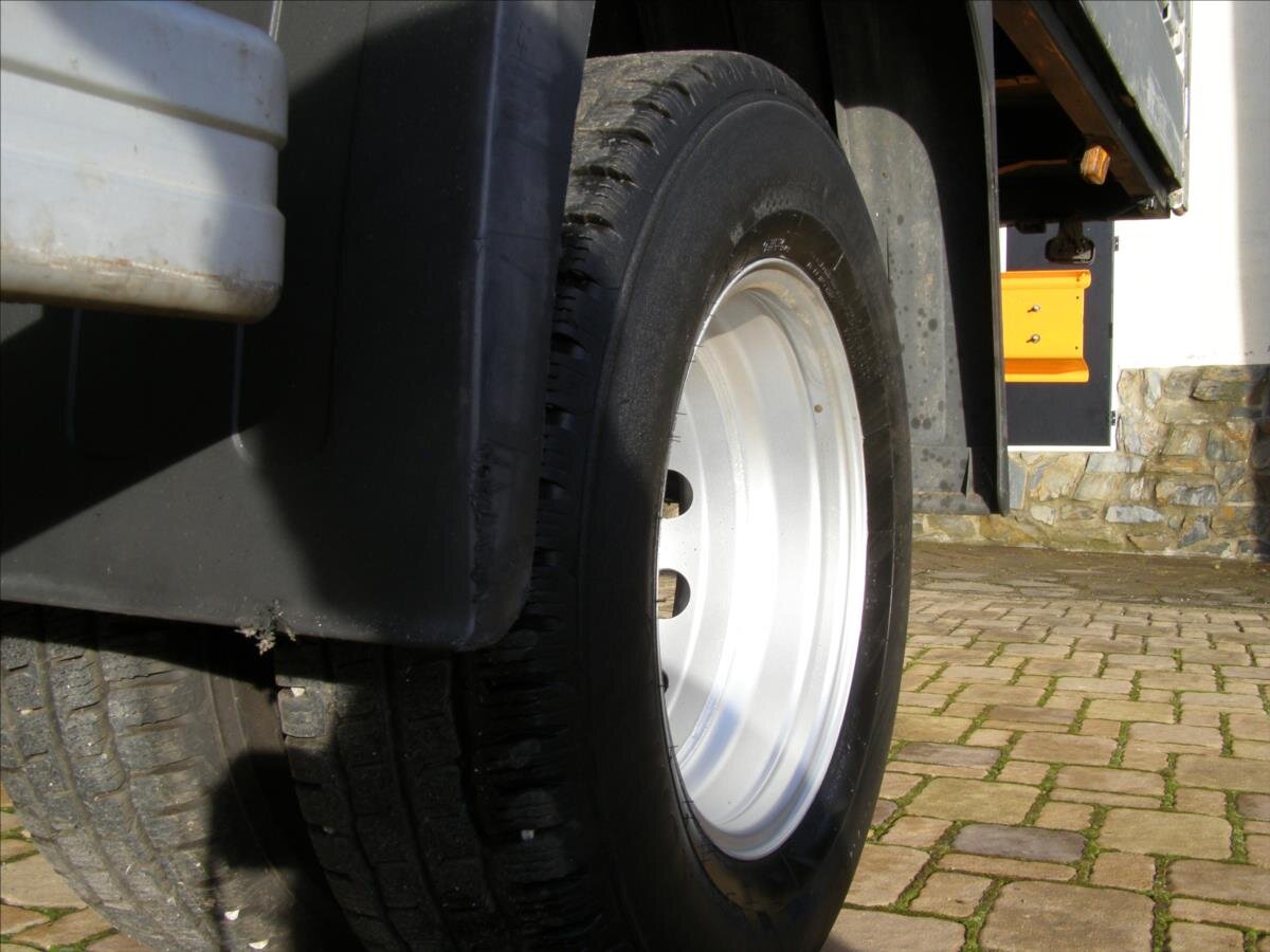 Iveco Daily Valník 2,8 l 107 kw