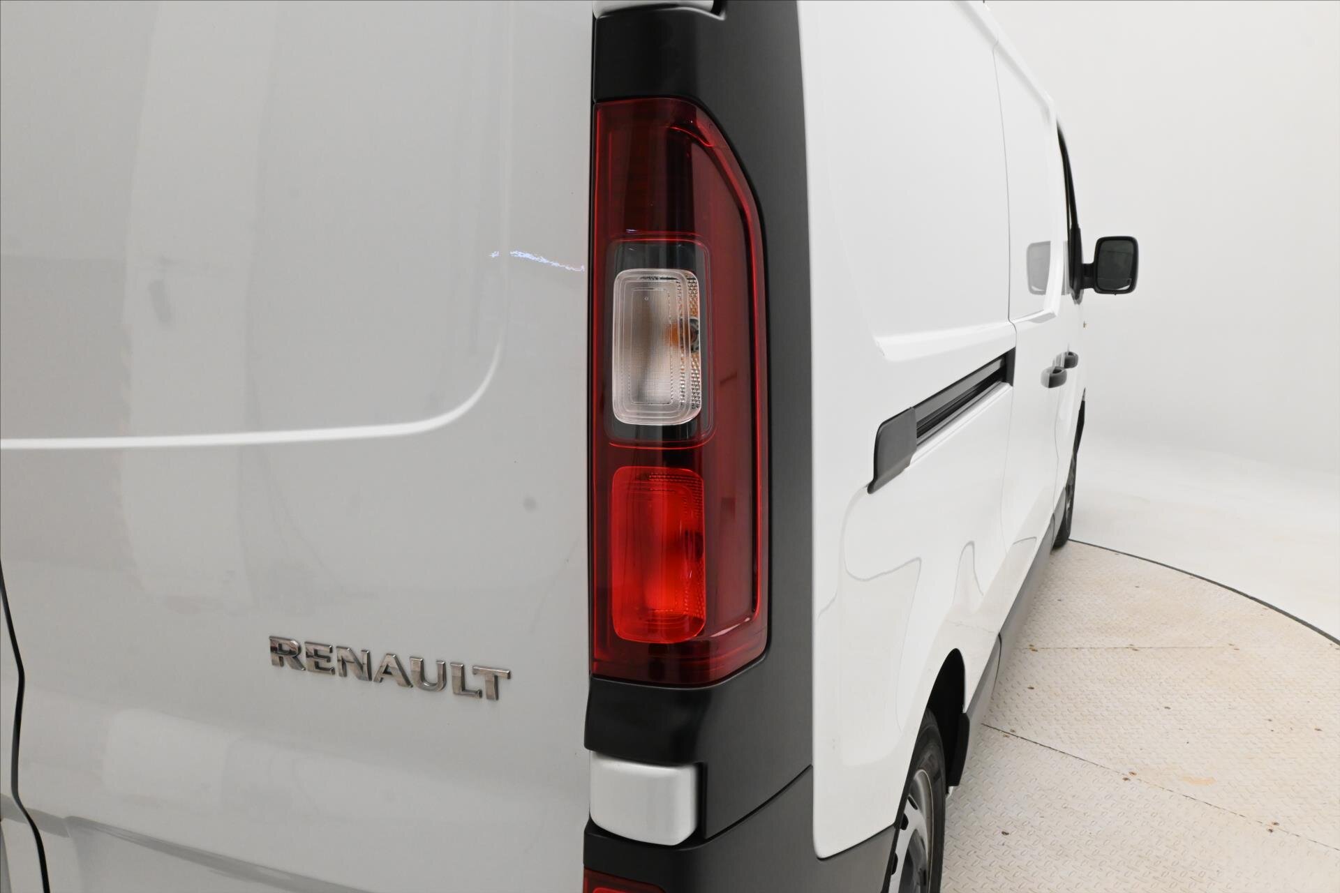 Renault Trafic Skříň 2,0 l 107 kw