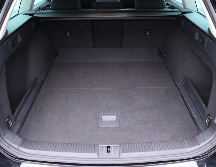 Volkswagen Passat 10