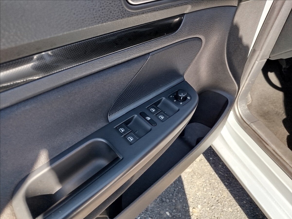 Volkswagen Golf Kombi 2,0 l 103 kw