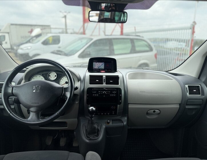 Peugeot Expert MPV 2,0 l 120 kw