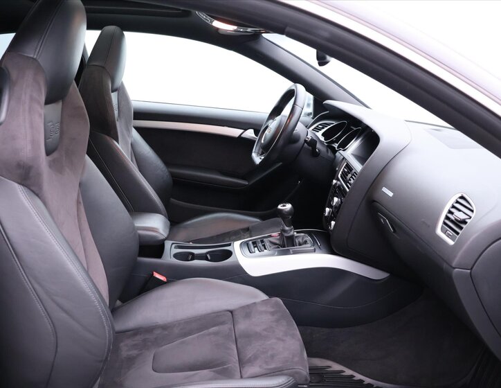 Audi S5 Sedan 3,0 l 245 kw