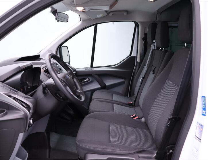 Ford Transit Custom 11