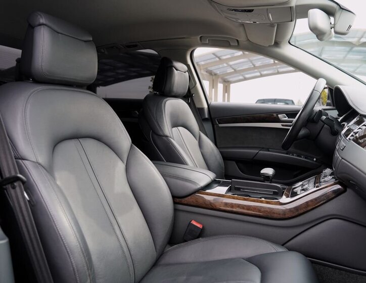 Audi A8 Sedan / Limuzína 3,0 l 213 kw