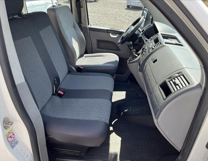 Volkswagen Transporter Valník 2,5 l 96 kw