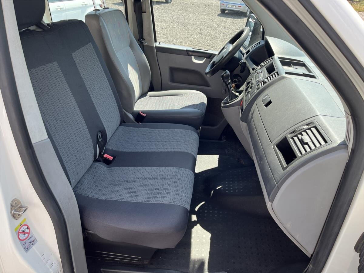 Volkswagen Transporter Valník 2,5 l 96 kw
