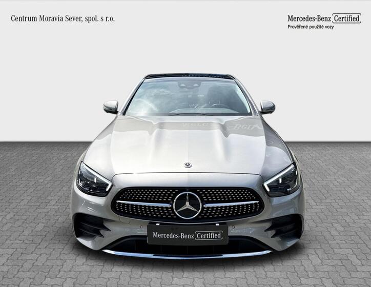 Mercedes-Benz Třídy E 8