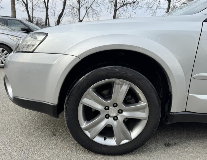 Subaru Legacy Kombi 3,0 l 180 kw