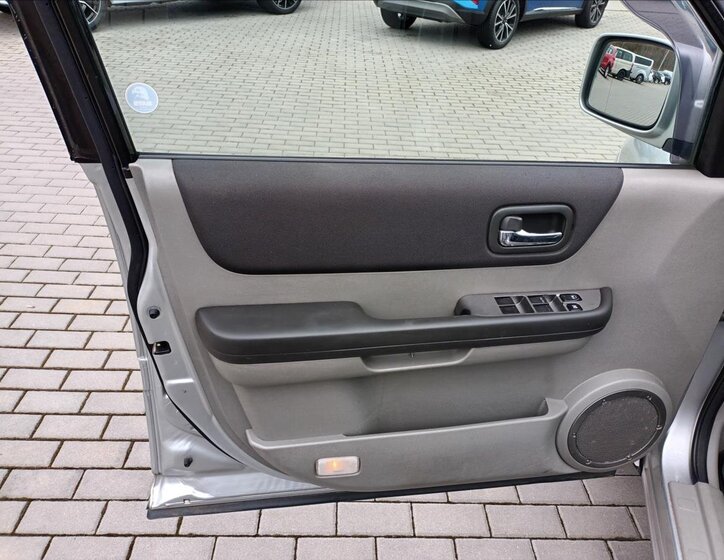 Nissan X-Trail SUV / Terénní 2,5 l 121 kw