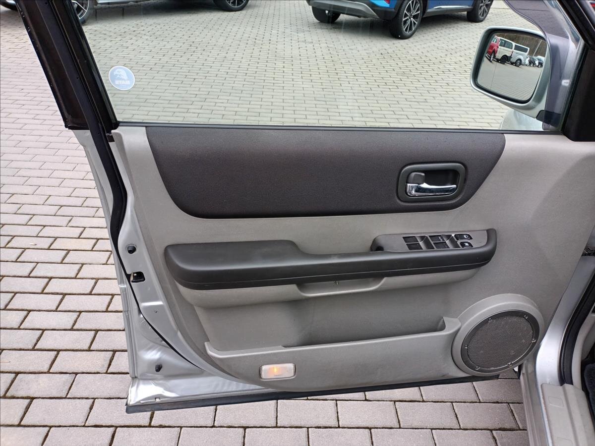 Nissan X-Trail SUV / Terénní 2,5 l 121 kw