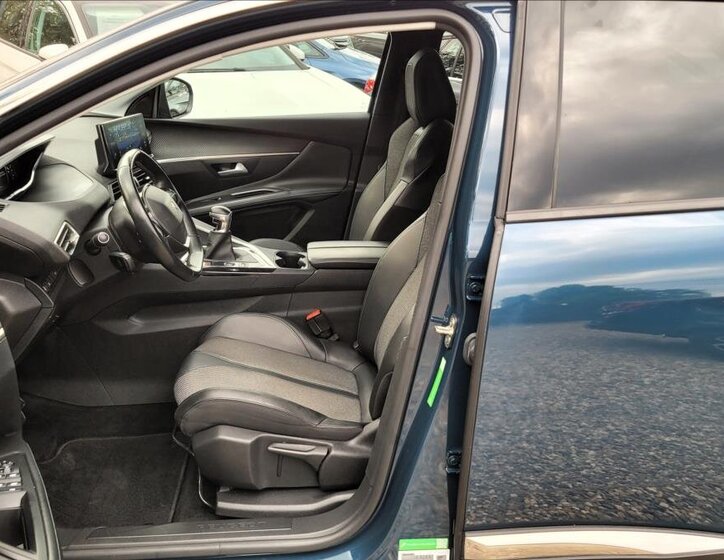 Peugeot 3008 SUV / Terénní 1,5 l 96 kw