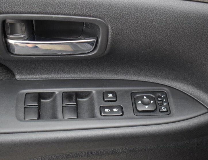 Mitsubishi Outlander 22