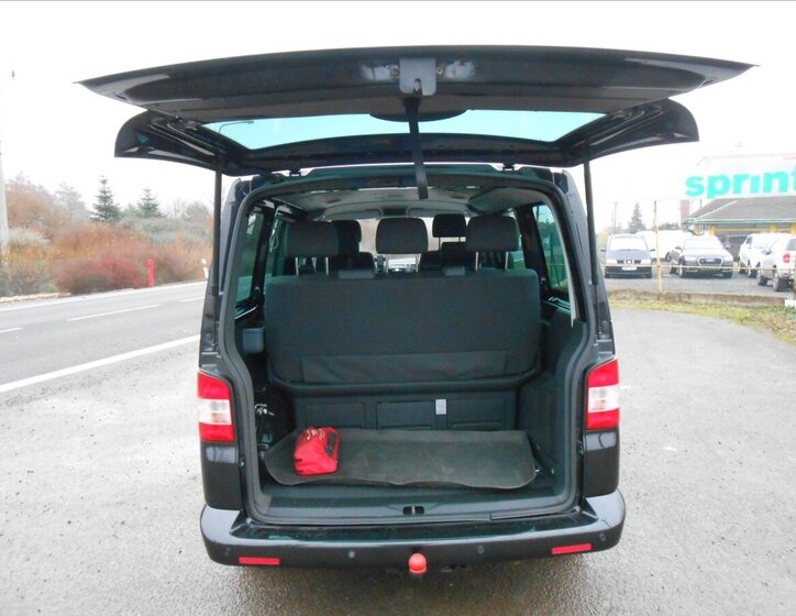 Volkswagen Multivan 8