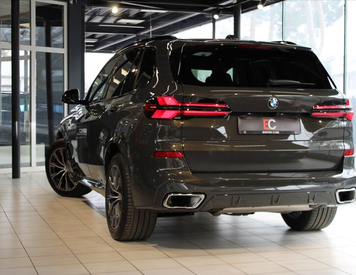 BMW X5 SUV / Terénní 3,0 l 210 kw