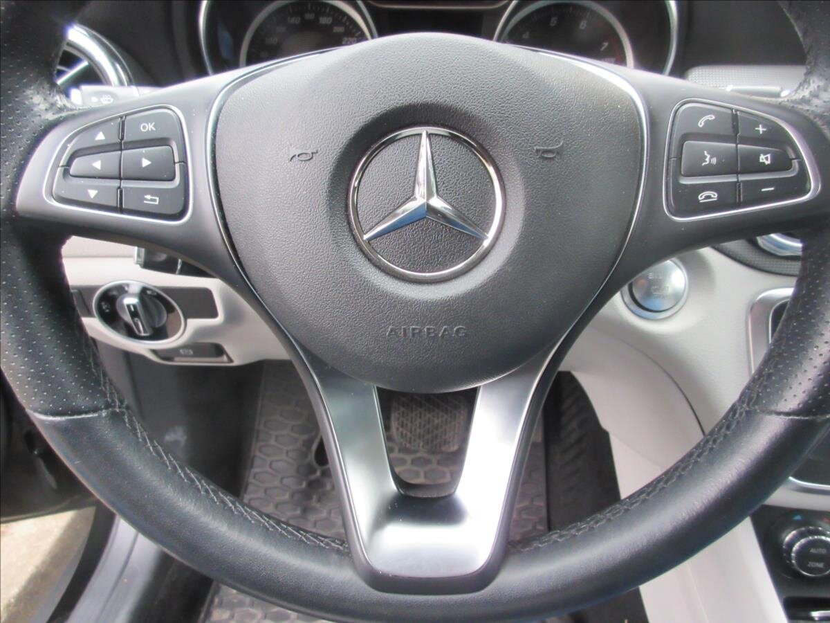 Mercedes-Benz GLA SUV / Terénní 1,6 l 115 kw