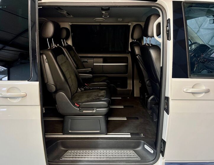 Volkswagen Multivan 12