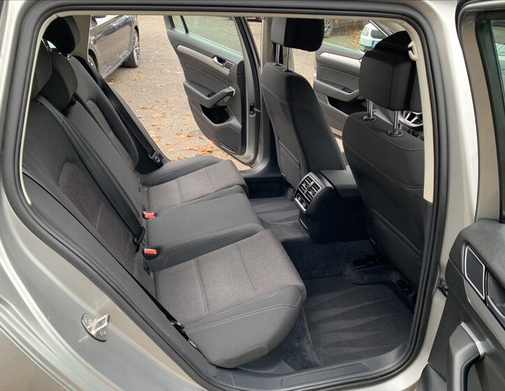 Volkswagen Passat 16