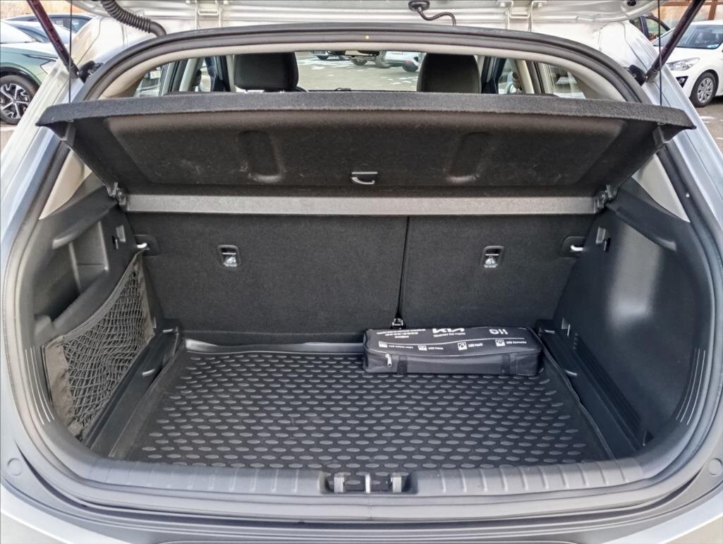 KIA Stonic SUV 1,2 l 62 kw