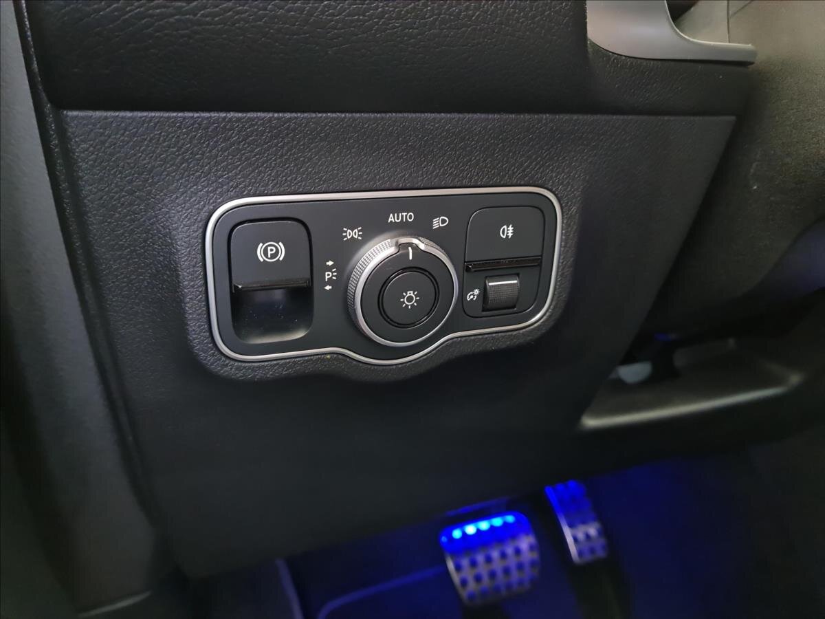 Mercedes-Benz GLB SUV 1,3 l 120 kw