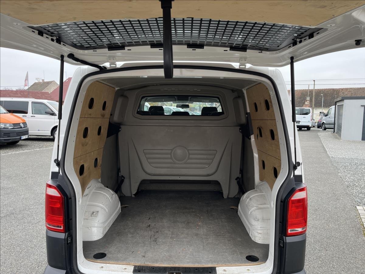 Volkswagen Transporter Kombi 2,0 l 62 kw