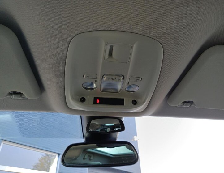 Peugeot Traveller MPV 2,0 l 110 kw