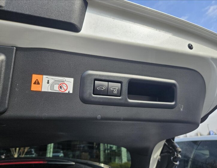 Lexus LBX SUV / Terénní 1,5 l 100 kw