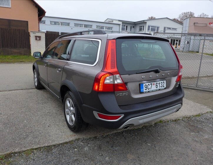 Volvo XC70 8