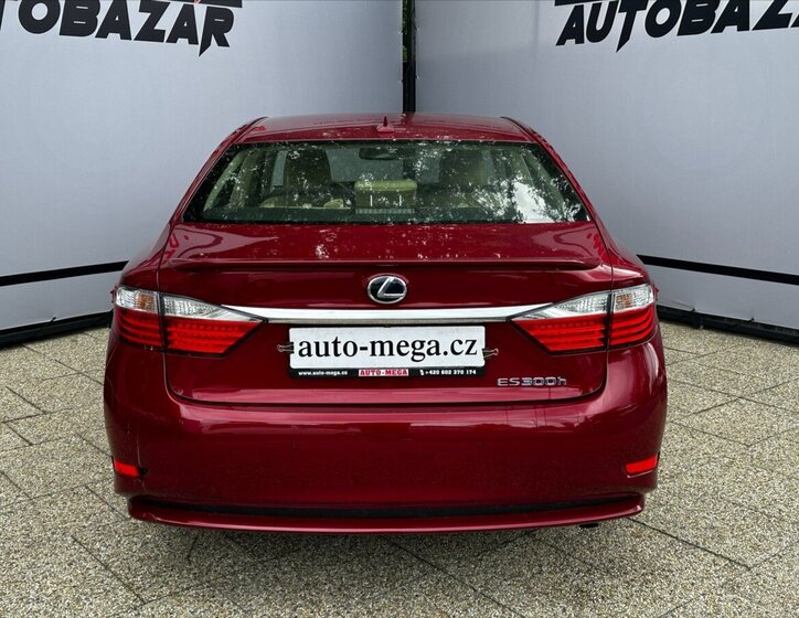 Lexus ES 300h Sedan / Limuzína 3,0 l 116 kw