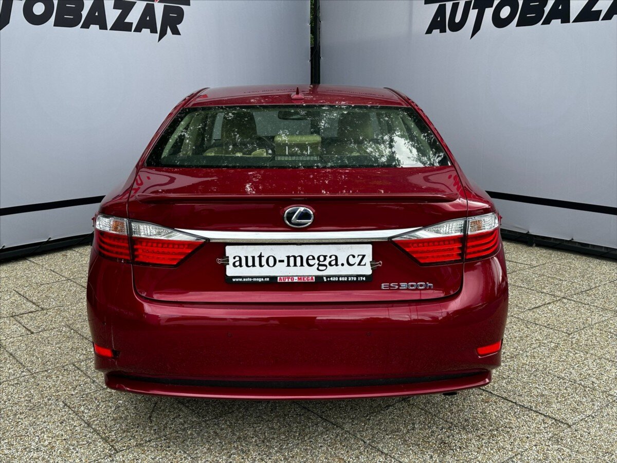 Lexus ES 300h Sedan / Limuzína 3,0 l 116 kw