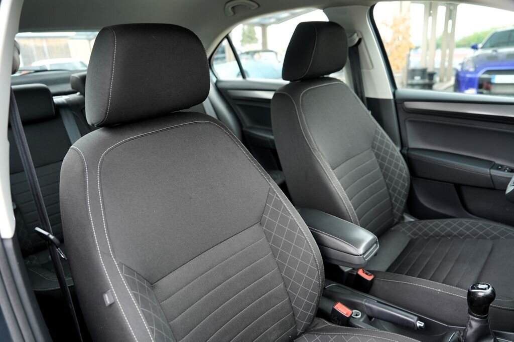 Škoda Rapid Hatchback 999,0 70 kw