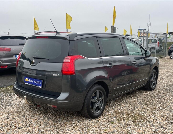 Peugeot 5008 6