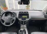 Toyota Land Cruiser 27