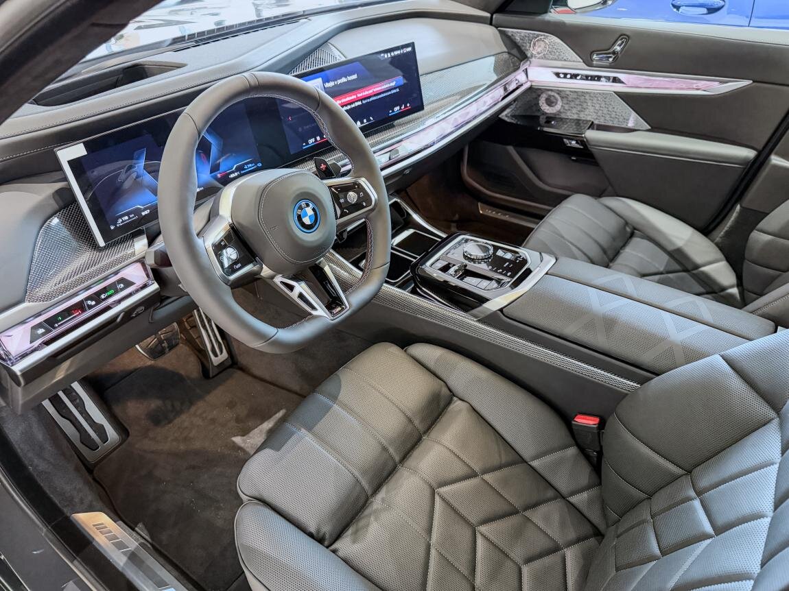 BMW Řada 7 Sedan / Limuzína 3,0 l 420 kw