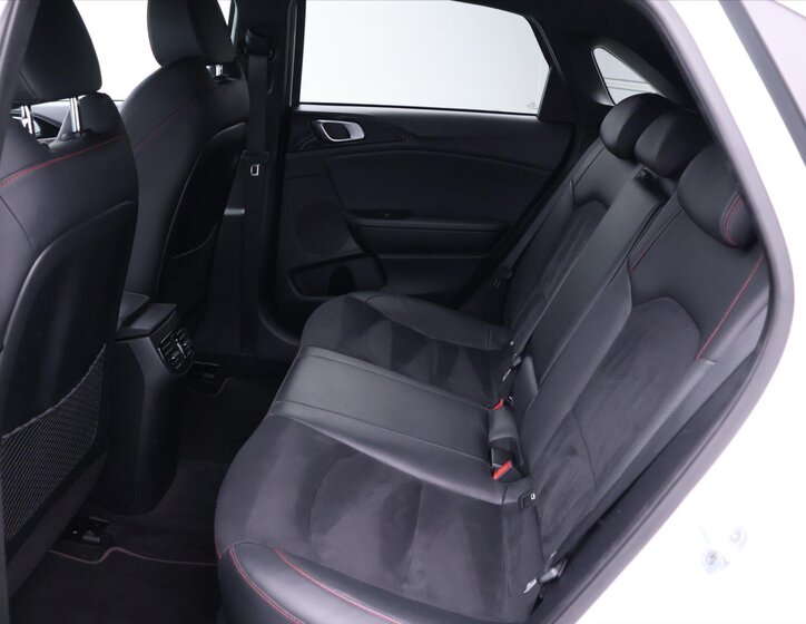 KIA Ceed Hatchback 1,6 l 150 kw