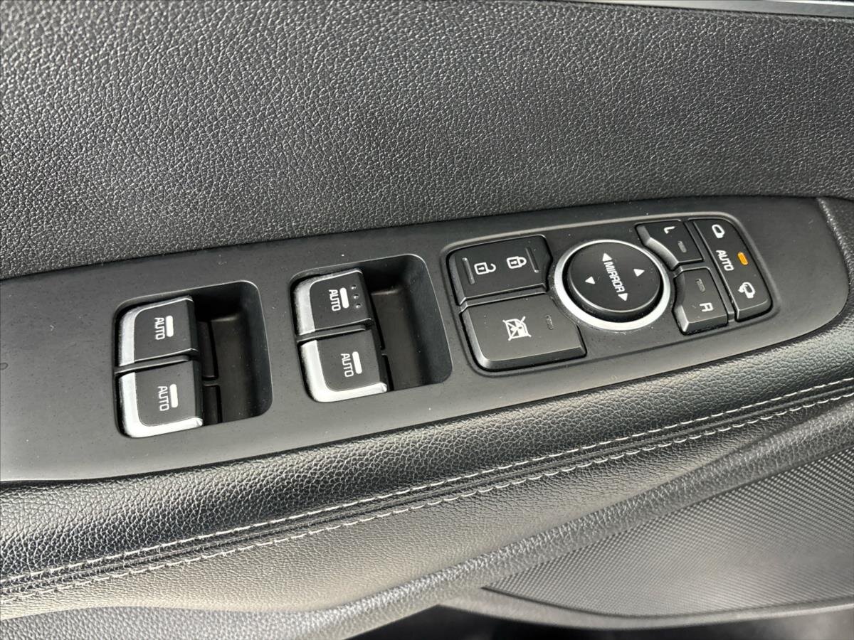 KIA Sorento SUV / Terénní 2,2 l 147 kw