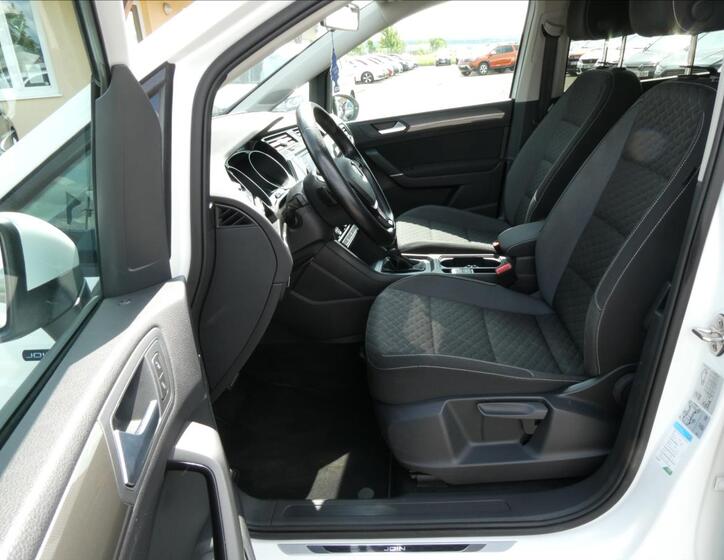 Volkswagen Touran 22