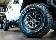 Jeep Wrangler Ostatní 6,4 l 350 kw