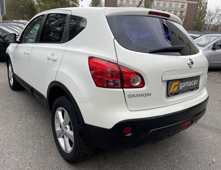 Nissan Qashqai SUV / Terénní 2,0 l 110 kw