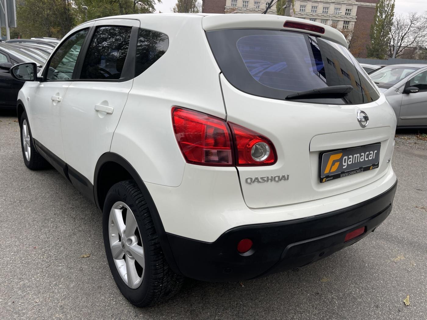 Nissan Qashqai SUV / Terénní 2,0 l 110 kw