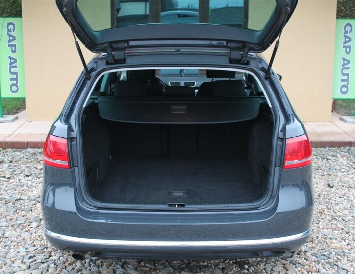 Volkswagen Passat Kombi 1,6 l 77 kw