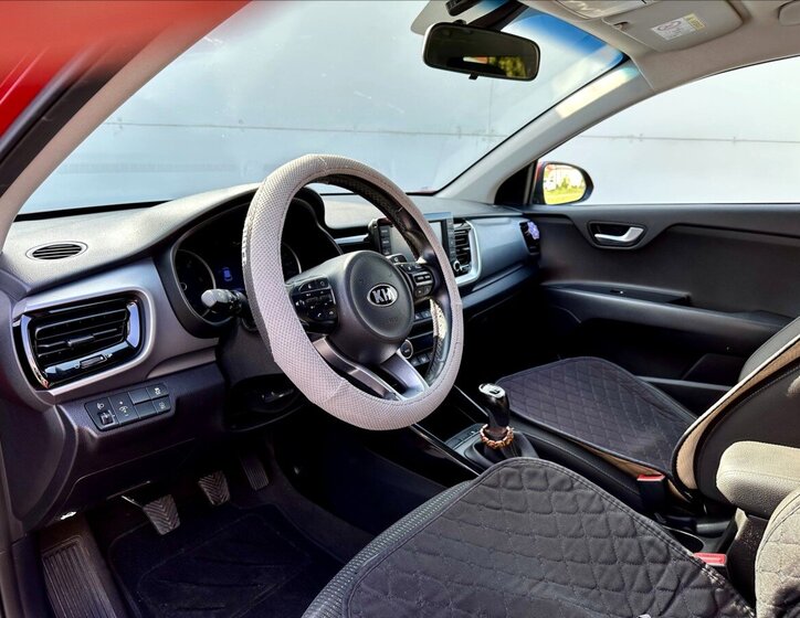 KIA Stonic SUV / Terénní 1,6 l 81 kw