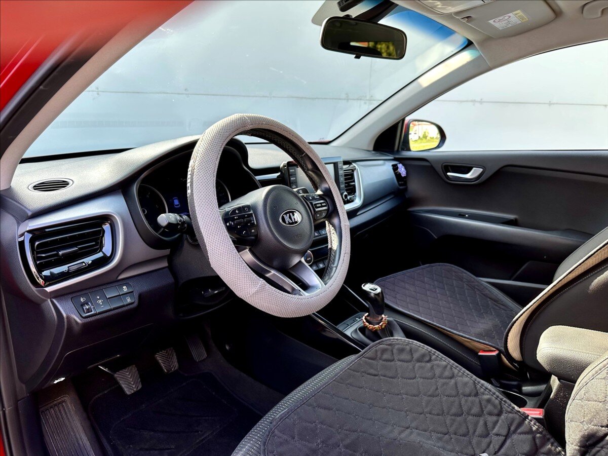 KIA Stonic SUV / Terénní 1,6 l 81 kw