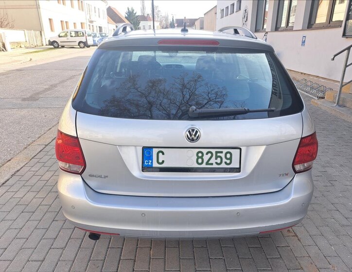 Volkswagen Golf Kombi 1,6 l 77 kw