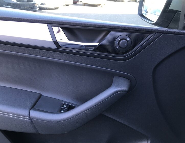 Škoda Rapid Sedan / Limuzína 999,0 70 kw