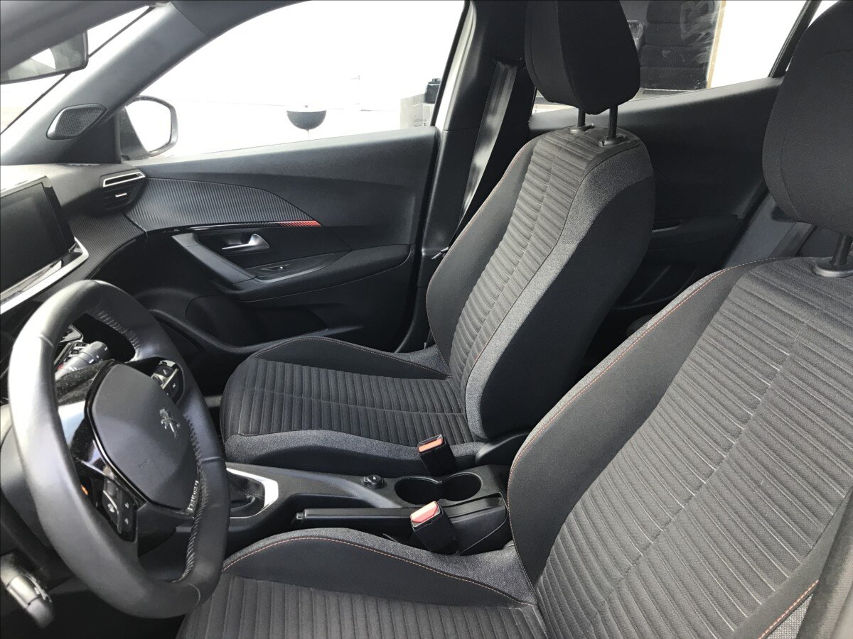 Peugeot 2008 Hatchback 1,2 l 74 kw