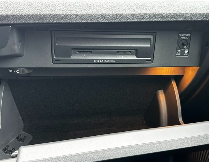 Škoda Superb Sedan / Limuzína 2,0 l 110 kw