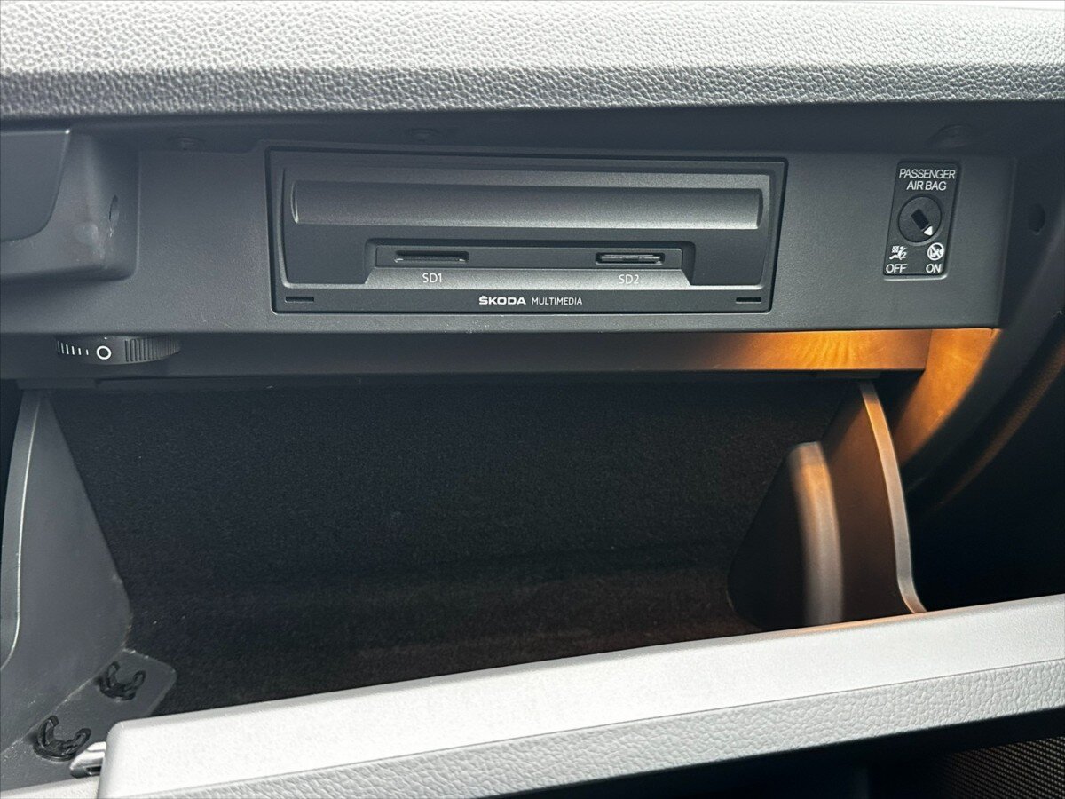 Škoda Superb Sedan / Limuzína 2,0 l 110 kw