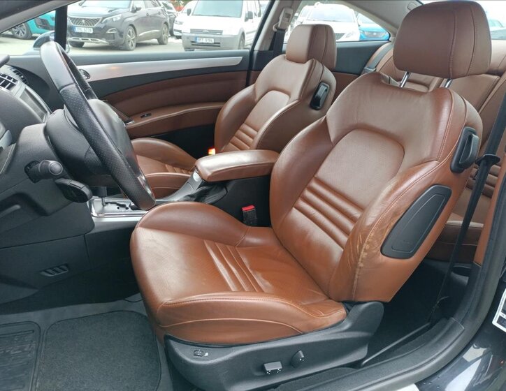 Peugeot 407 Kupé 2,7 l 150 kw