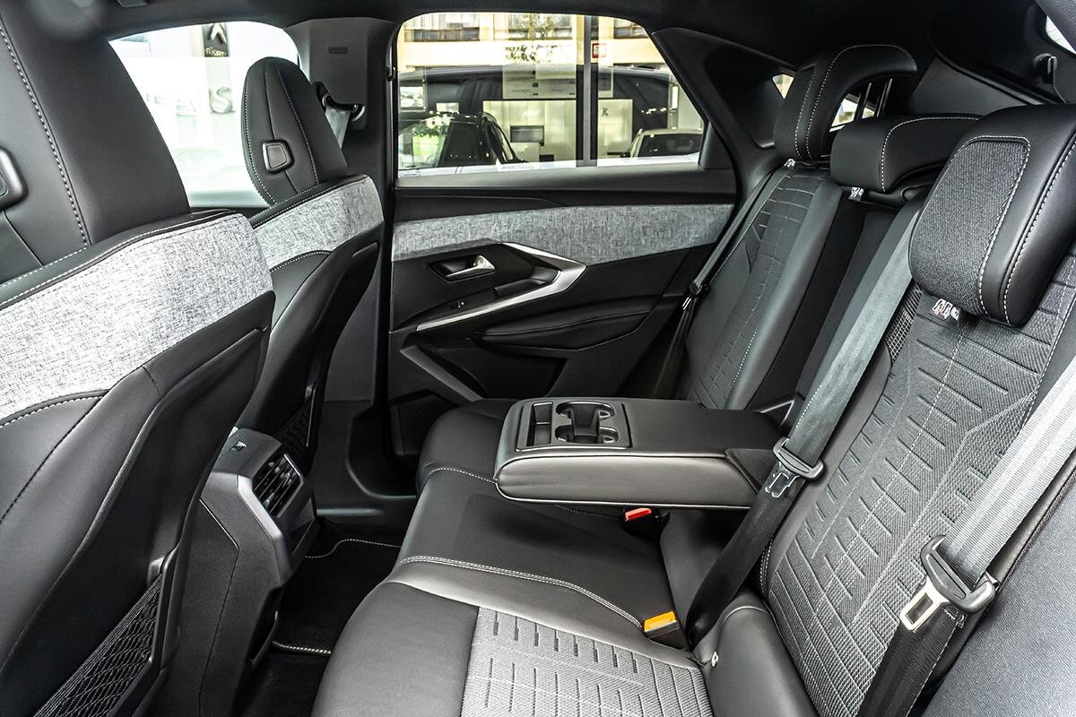 Peugeot 3008 SUV / Terénní 1,2 l 107 kw