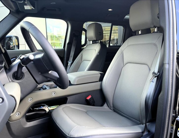 Land Rover Defender SUV 3,0 l 147 kw